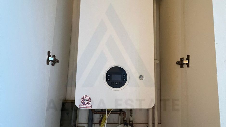 Apartament 2 camere bucatarie inchisa etaj 1 baie cu geam in Strand - Poză 3