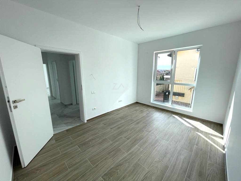 Decomandat. Loc de parcare. Spatiu depozitare pod. - Poză 7