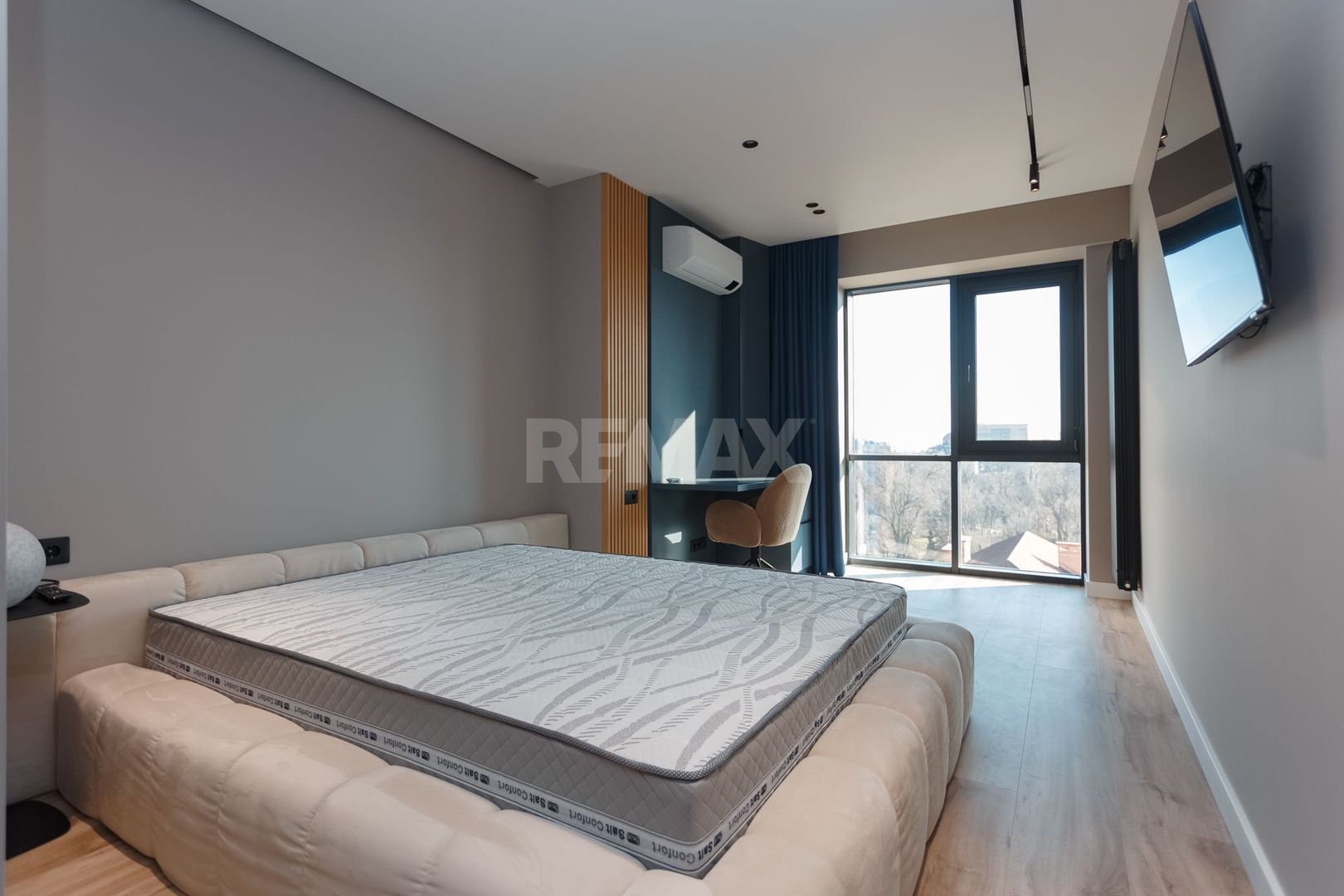 De închiriat apartament, 3 dormitoare + terasă, str. Teatrală 3, Centru. - Poză 20