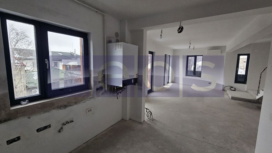 Vilă D+2+M | 4 parcări private | 3 apartamente cu intrări separate - Poză 1