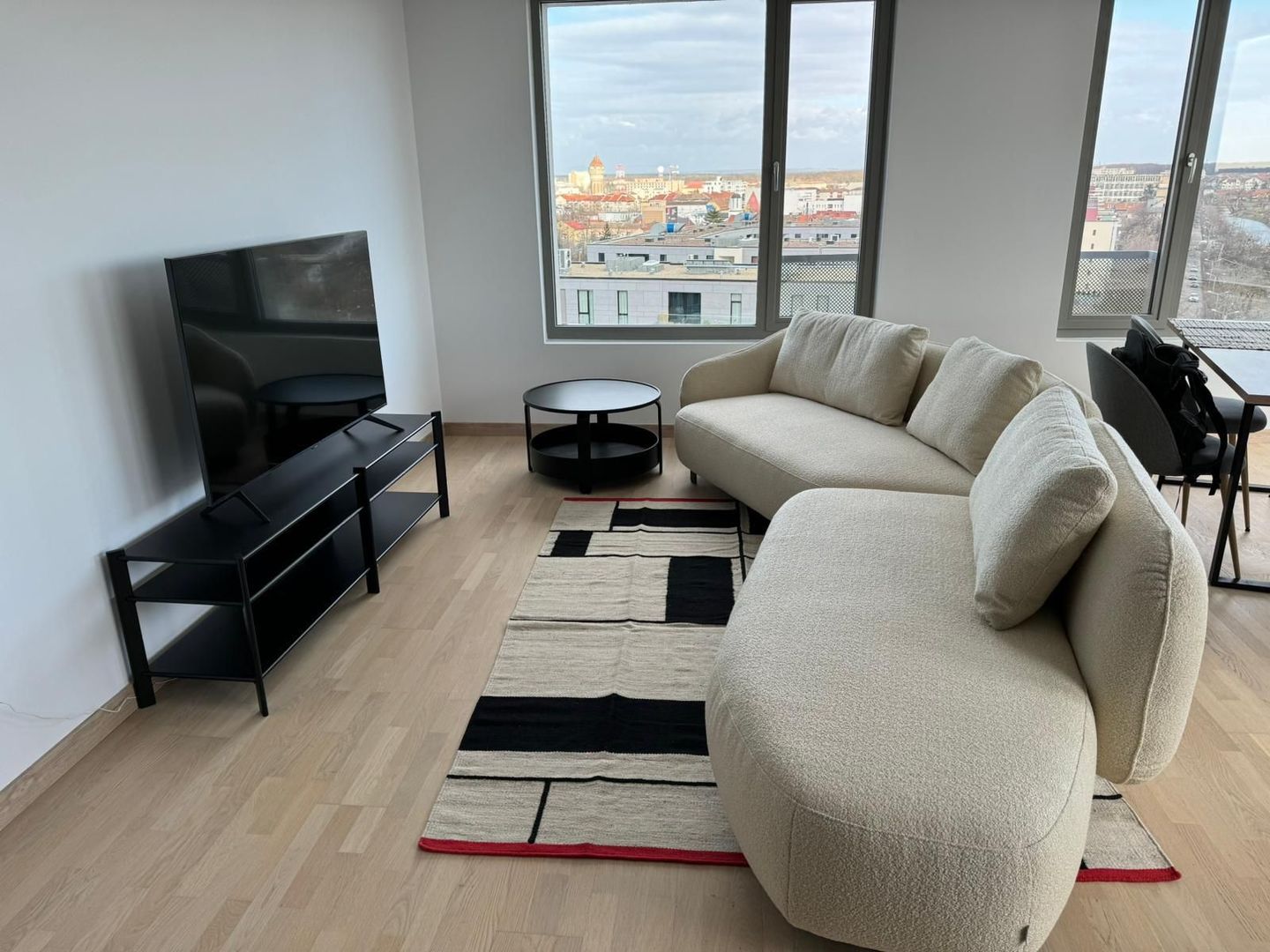 Apartament  la Isho cu vedere panoramica asupra orașului - Poză 1