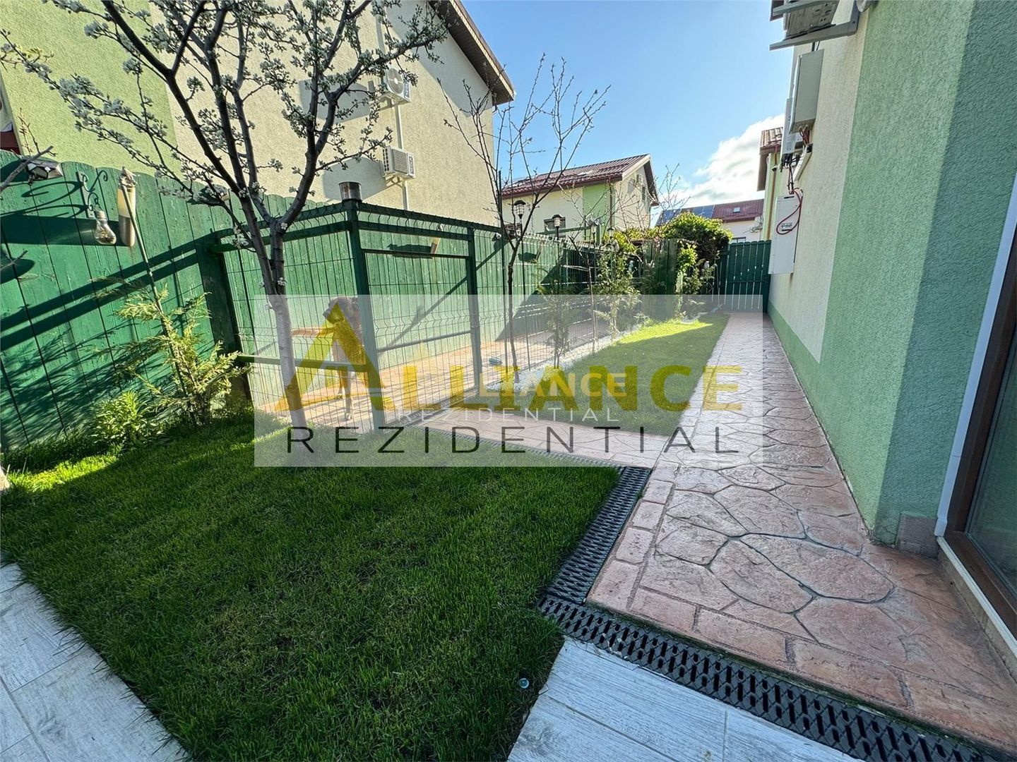 TREND RESIDENCE Vila P+1+M 4 camere 2 bai 120 mpu - Poză 17