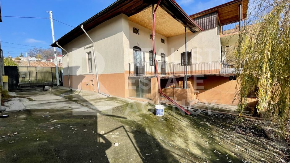 De vânzare – Clădire impresionantă, 11 camere, 9 dormitoare, Păcurari - Poză 5