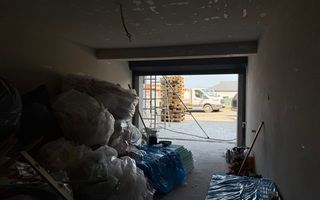 Case cuplate la liziera padurii , ideale pentru 2 familii ! - Poză 34