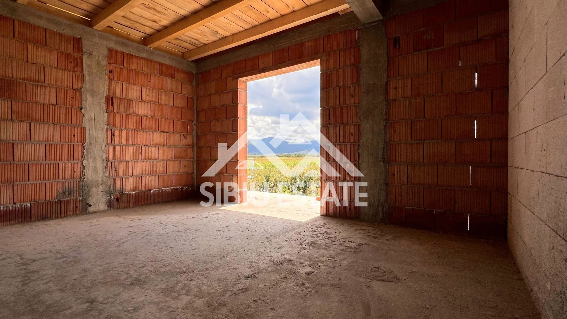Casa noua curte mare Sibiu, Cristian - Poză 5