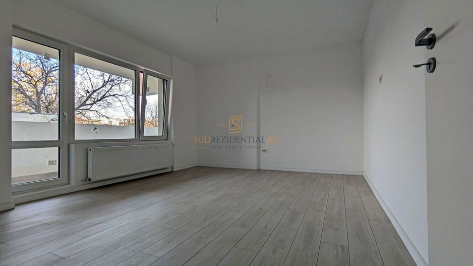 Apartament 2 camere decomandat,curte proprie,metrou Aparatorii Patriei - Poză 1