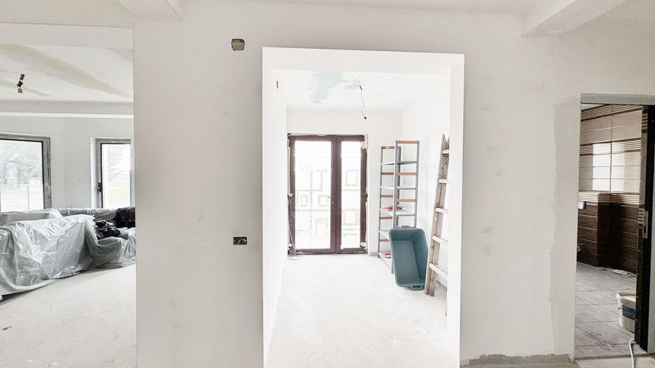 Vilă unică, gata să devină locuința ta de vis, în Livada. - Poză 3