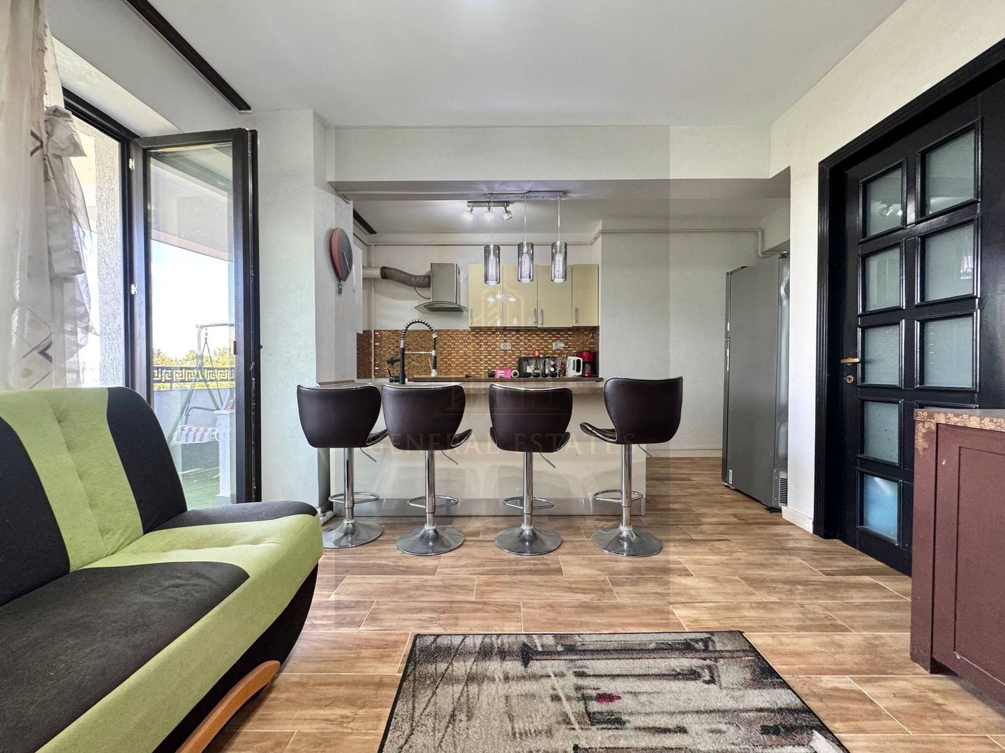 Vânzare apartament cu 2 camere, 67 m.p. - Complexul Royal Town. - Poză 6