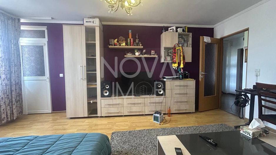 Garsoniera 45 mp cu balcon, mobilata, utilata - zona Lazaret - Poză 1