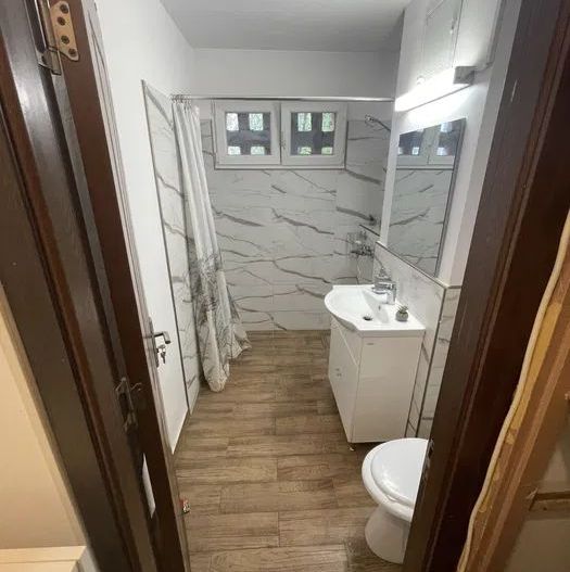 Vanzare Apartament 4 camere, 80mp, 2 bai, in Titan, 2 min metrou - Poză 3