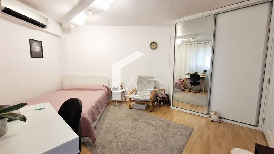 Apartament cu 3 camere, ultracentral - Poză 4