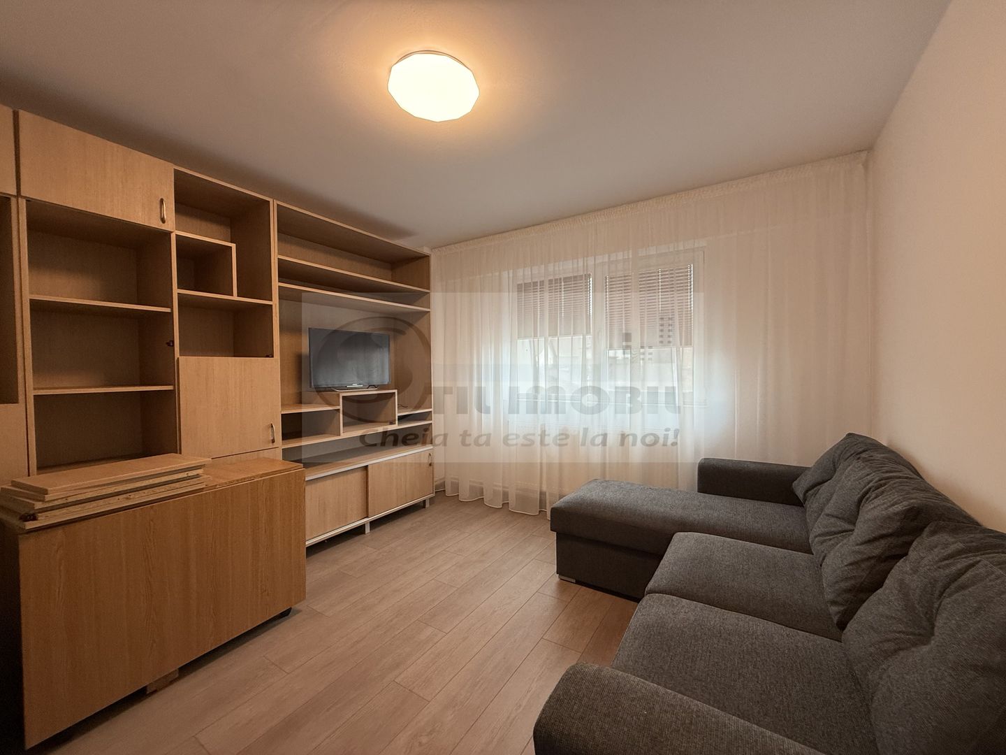 2 CAM DECOMANDAT BUCIUM LIDL LOC PARCARE PRIMA INCHIRIERE - Poză 19