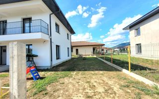 Duplex de vaznzare sat Sasar cartier nou de case spatioase - Poză 2
