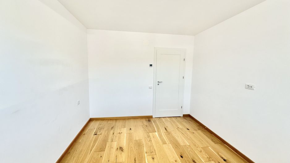 Apartament cu 3 camere decomandat de inchiriat, Urban Plaza - Poză 13