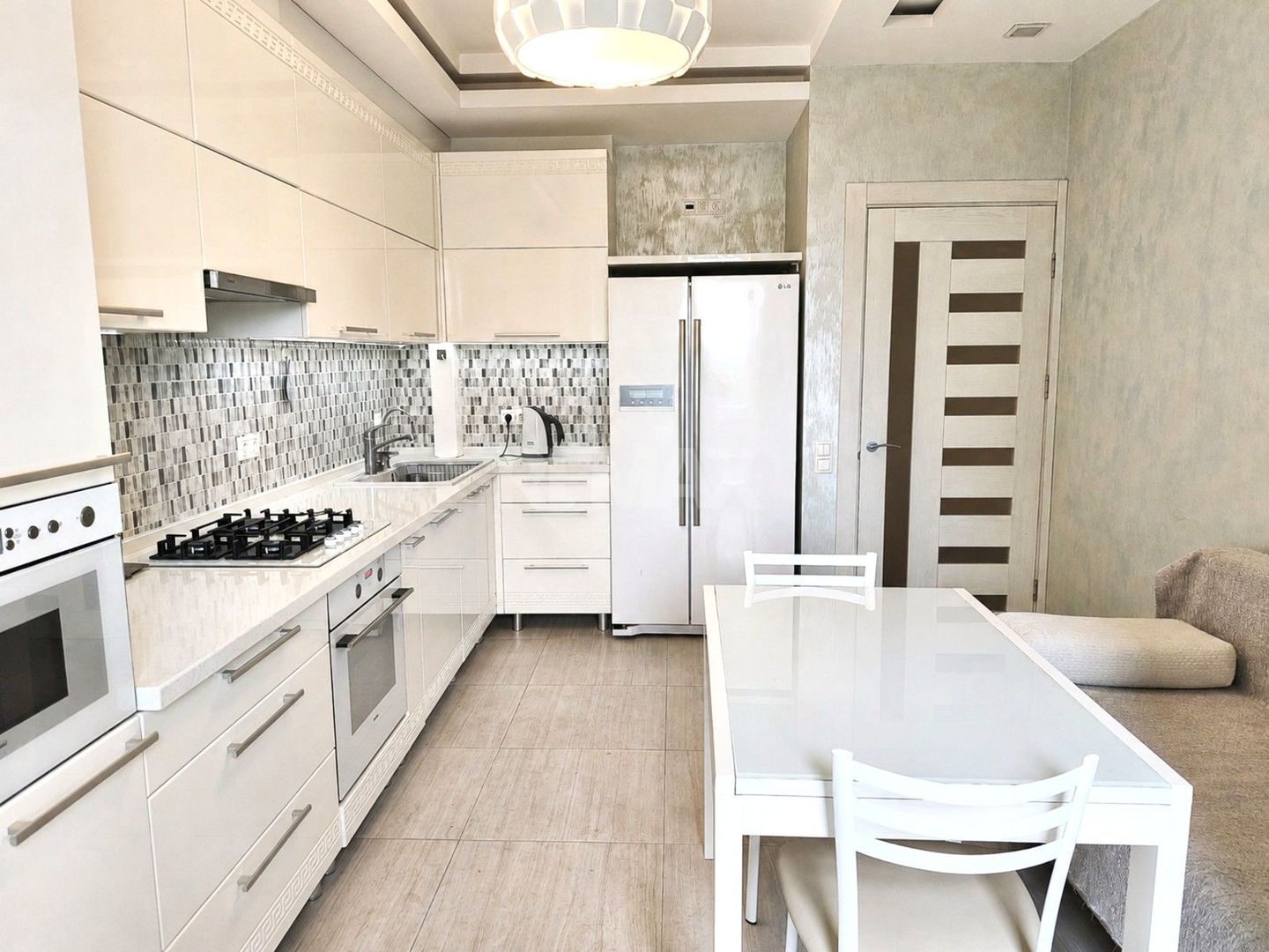 Apartament cu 1 cameră de închiriat pe str. Nicolae Testemițanu – 52 m - Poză 1