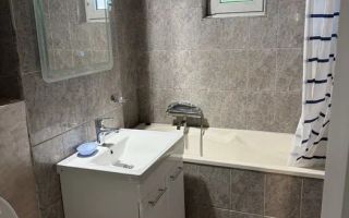 Apartament de 4 camere, 75 mp, decomandat, zona Golden Tulip - Poză 6