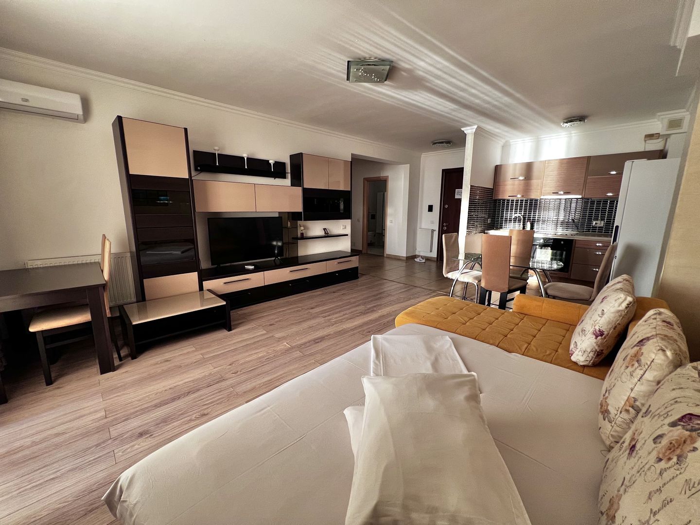 Apartament 2 camere, vedere frontală la lac – Solid Residence, nr. 383 - Poză 4