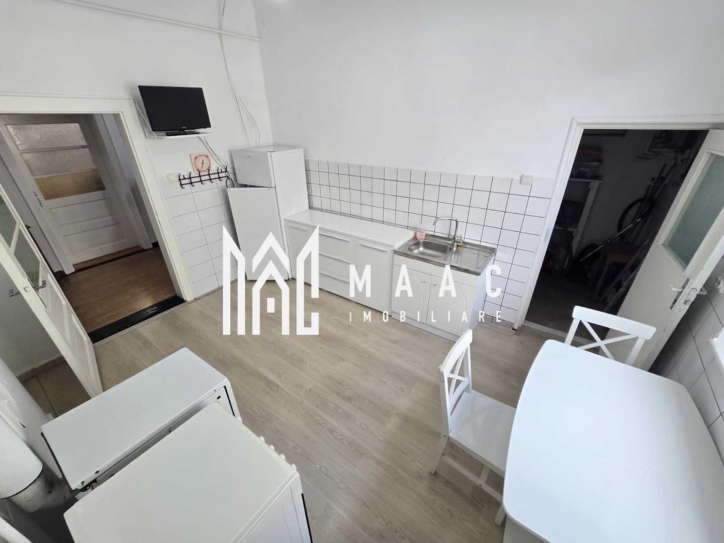 Apartament 4 camere 156 mpu zona Centrala Garaj Pivnita - Poză 14