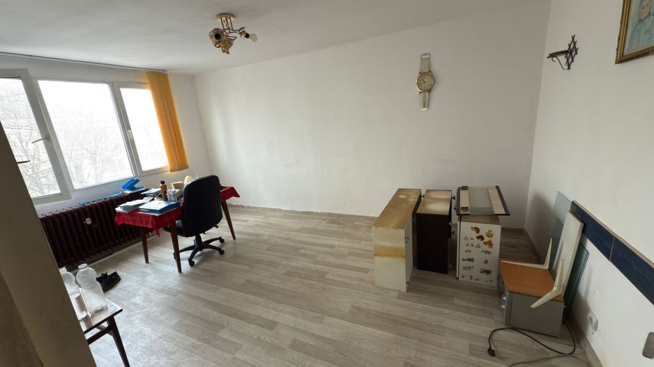 Apartament incapator, patru camere, Resita-Berceni, 120.000€ negociabil - Poză 4