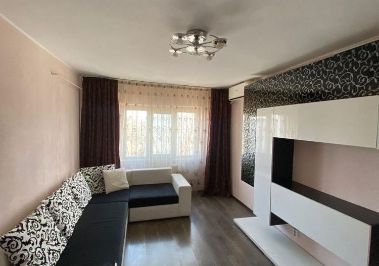 Apartament 3 camere,  etaj 4,  Micro 16 - Poză 1