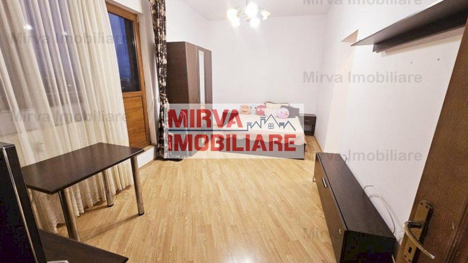 Vanzare garsoniera cu terasa, mobilata si utilata, zona Cina - Poză 1