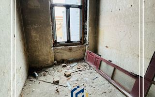 De vânzare Apartament 3 camere de renovat B-dul Decebal Arad - Poză 9