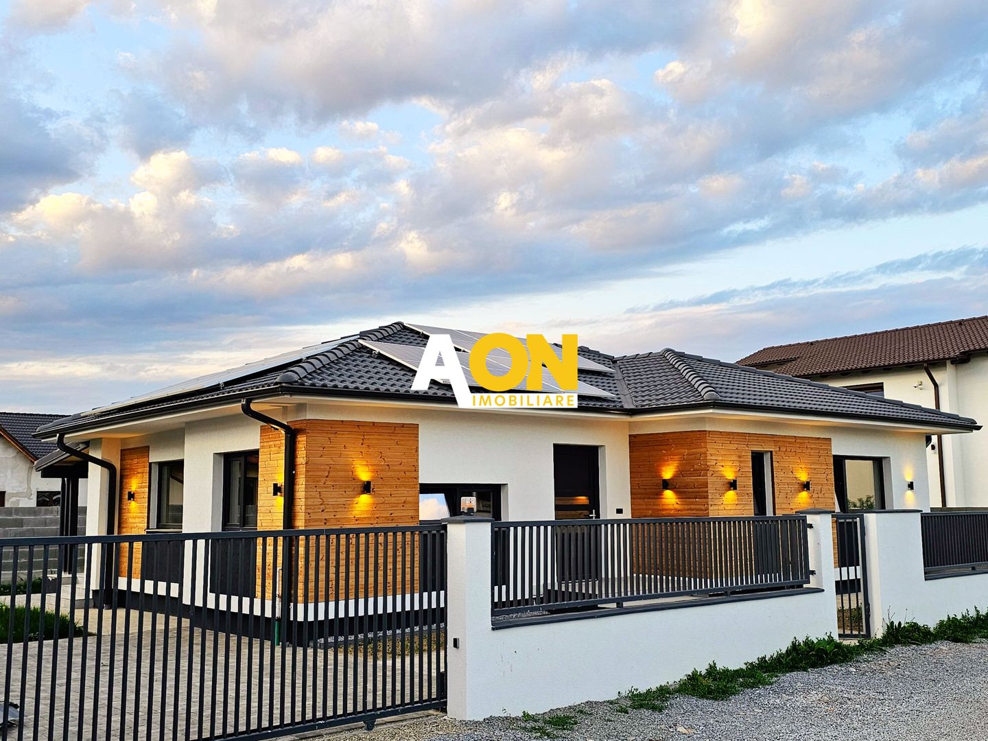 Casa 4 camere, 355 mp teren, gata de mutat, cartier Orizont - Poză 1