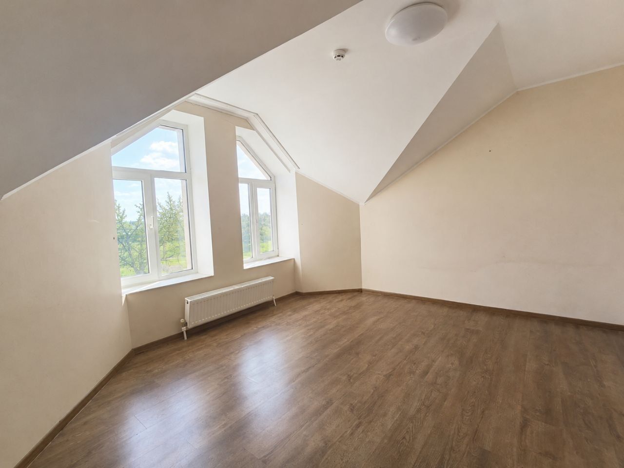 Casă în Doroțcaia – 140 m² | 13,71 ari | 6 camere + living - Poză 35
