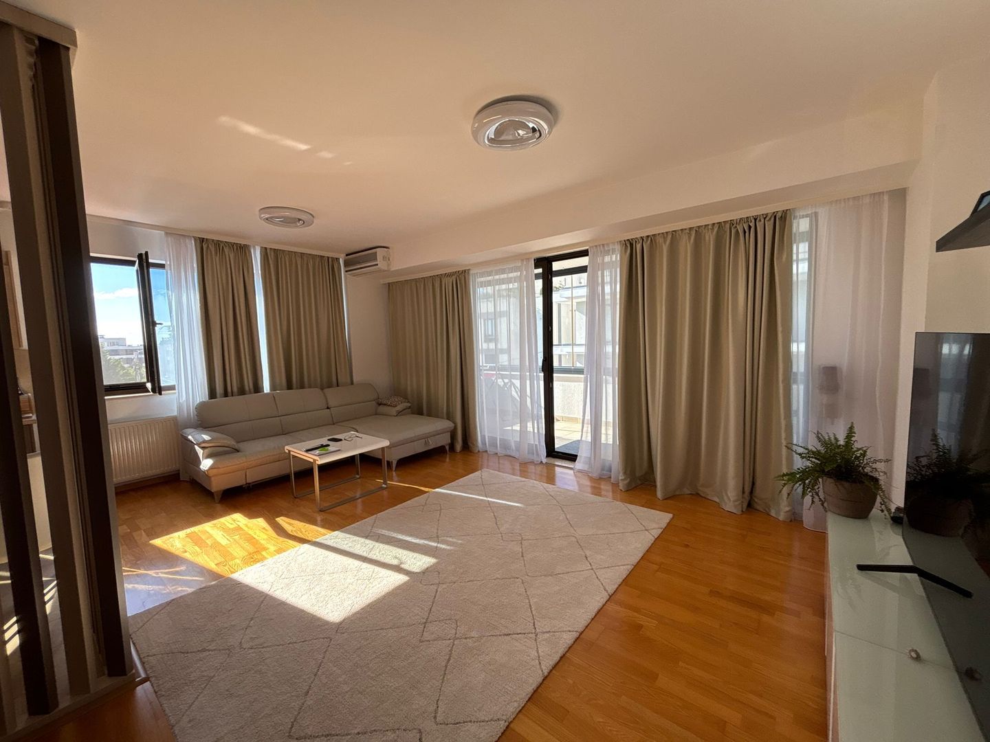 AP. 2 CAMERE PARCARE SI BOXA INCLUSE PRET, MOBILAT, NOU, COMISION 0% - Poză 3