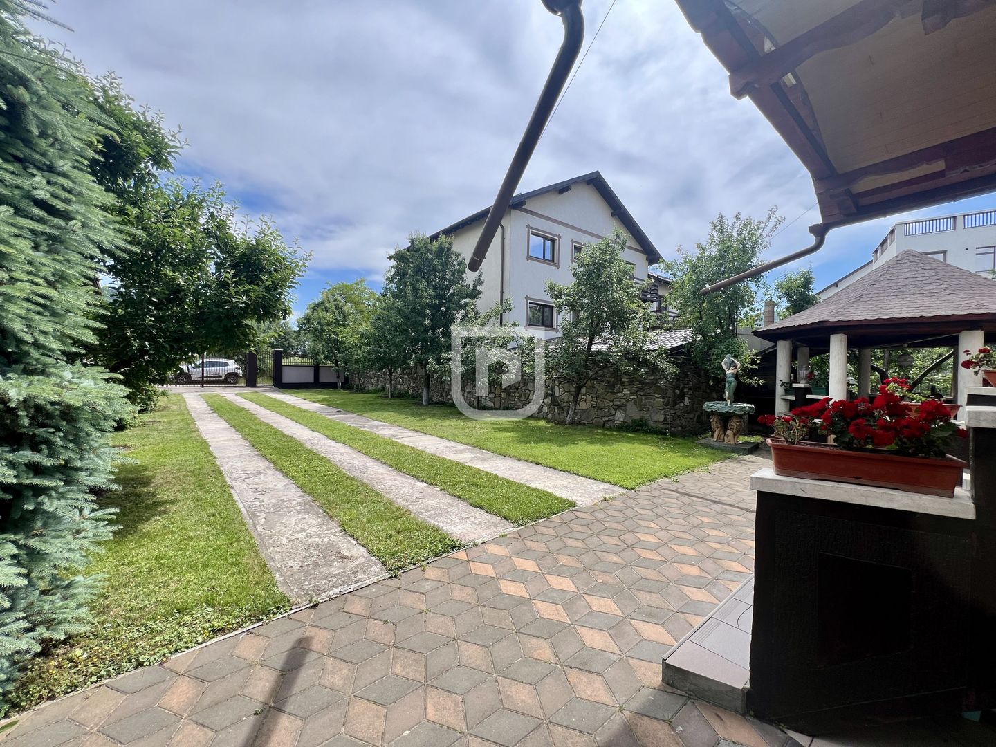 Pensiune si Casa Ultracentral | Gura Humorului | Arinis | Bucovina - Poză 12