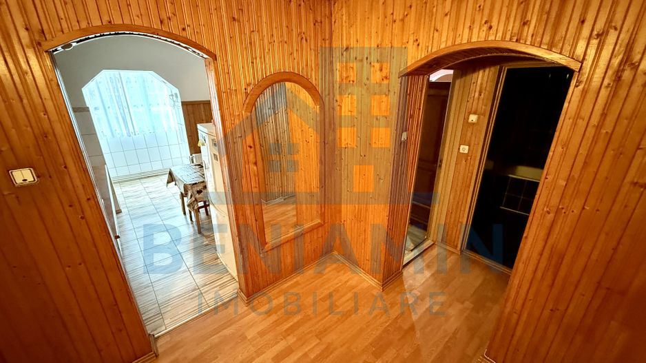 2 camere - etaj 1 - 50 mp - centrala proprie - 1981 - Florilor - Poză 3