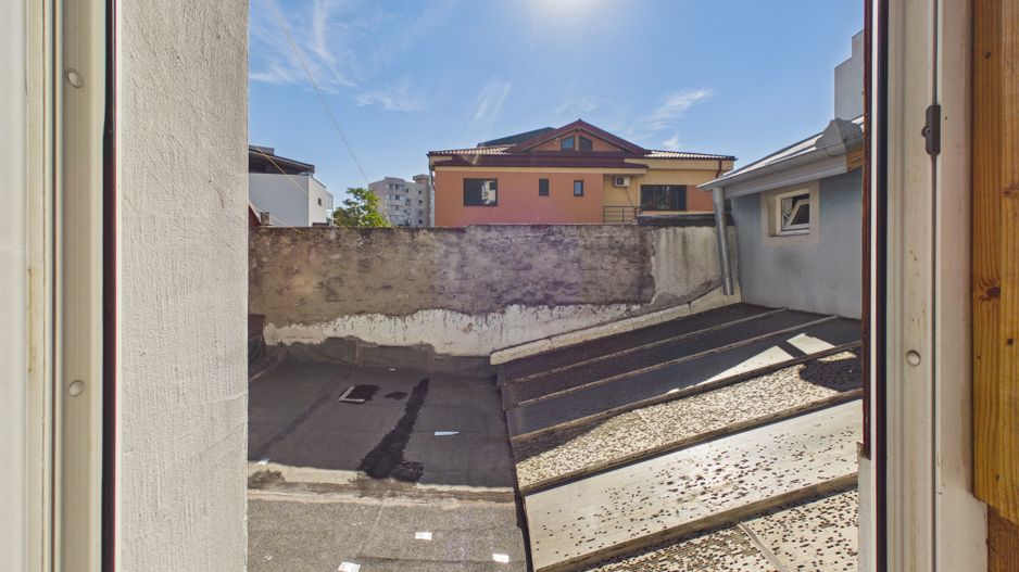 Casa cu 8 camere de vanzare | rezidential si comercial | Nerva Traian - Poză 23