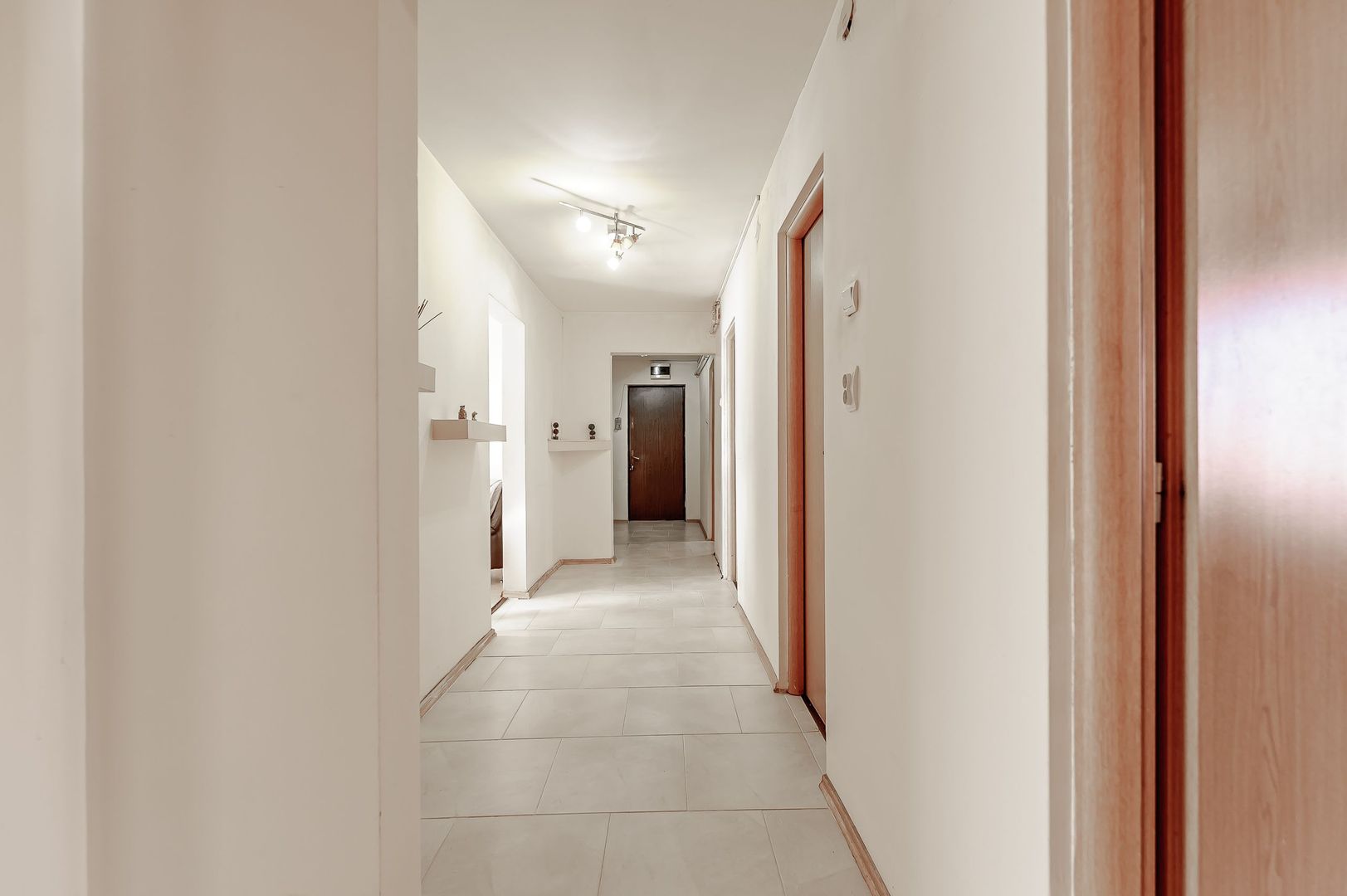 REZERVAT! Apartament 5 camere în Micălaca - Poză 7