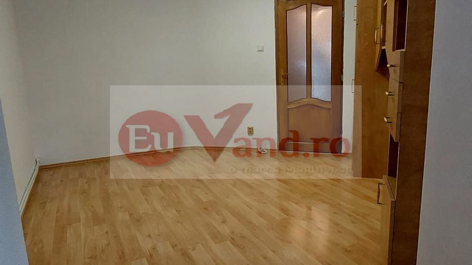 De închiriat apartament cu 3 camere, etaj 1, Siderurgistilor, 400 euro - Poză 7