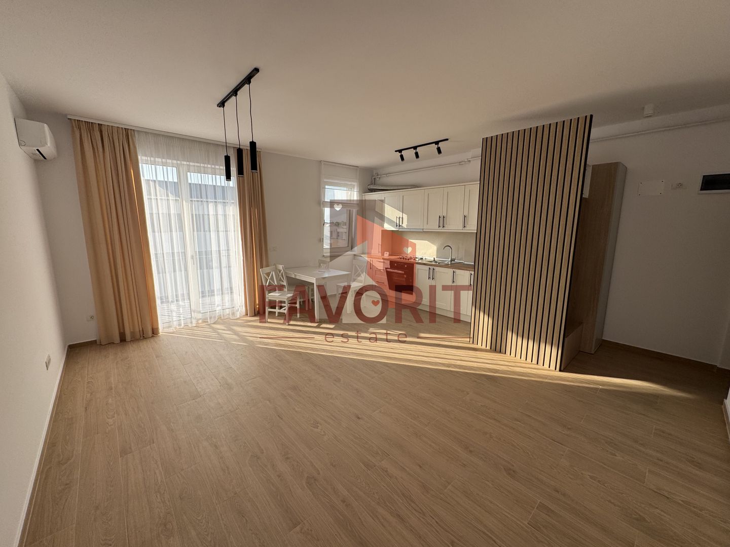 Disponibil imediat. 1 loc de parcare in CF. TVA 21% inclus. - Poză 1