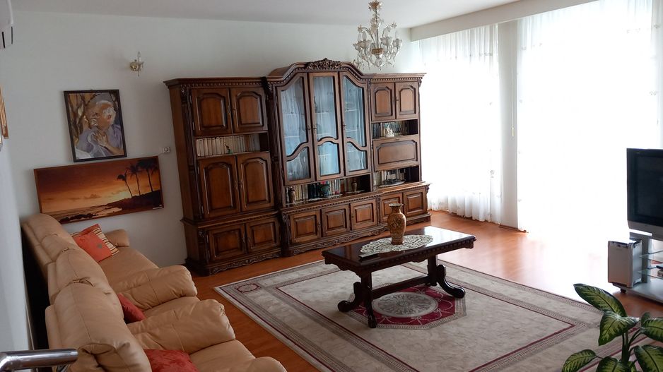 ageuropa.ro vinde casa 16 camere teren 1500mp in zona ULTRACENTRALA. - Poză 7