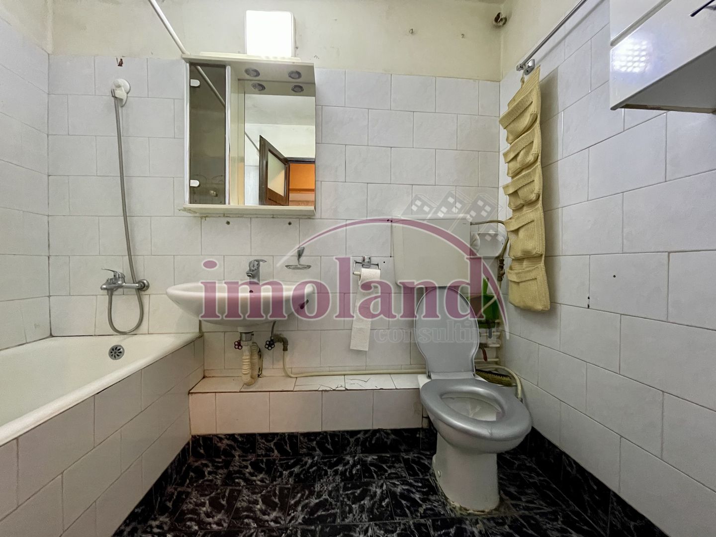 Vanzare 2 camere 50 mp, bloc 1980 - Militari, metroul Gorjului - Poză 14