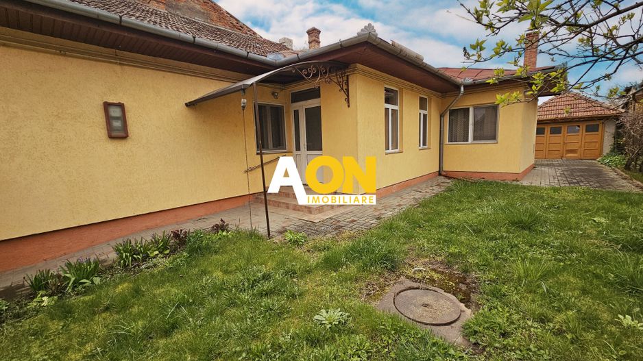 Casa cu 3 camere, renovata, 753 mp teren, zona Prefectura - Poză 1