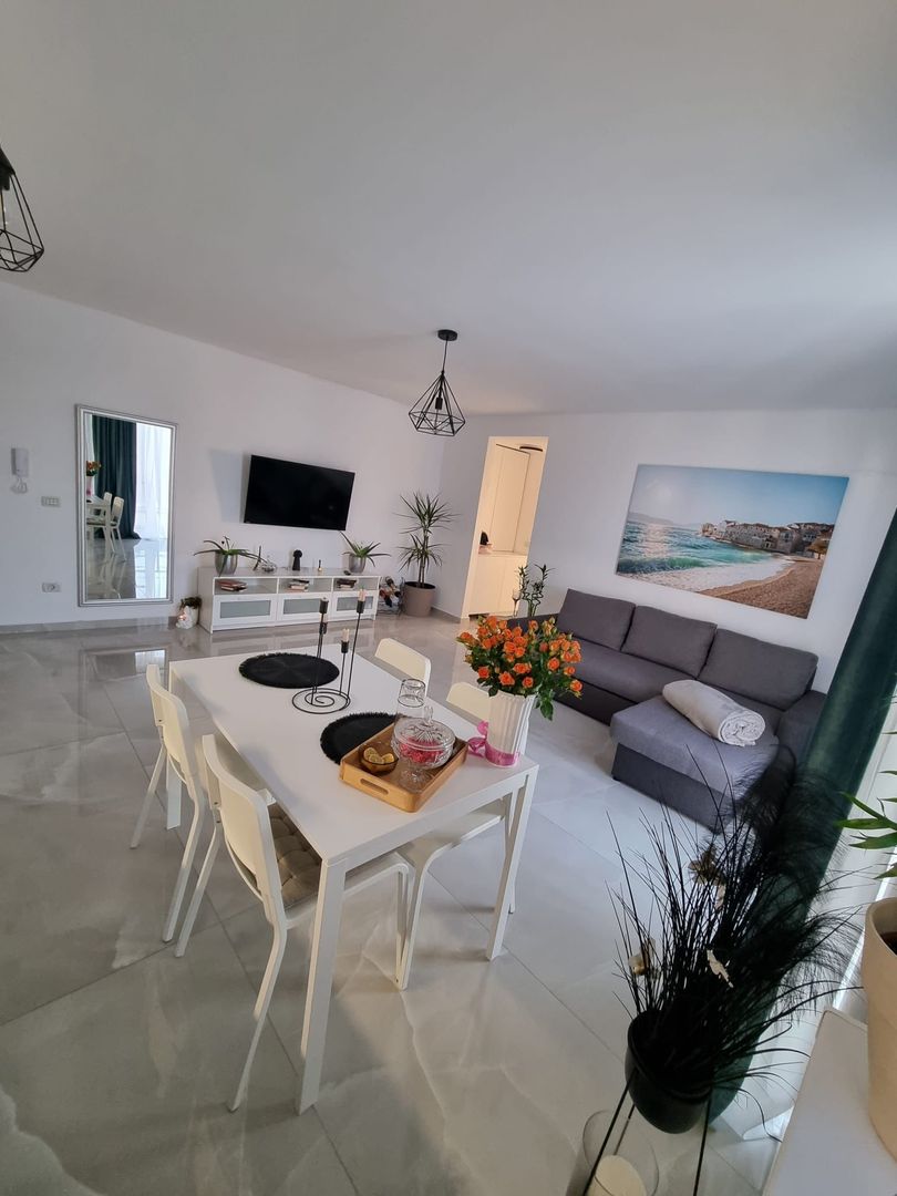 Mobilat si utilat modern - Poză 3