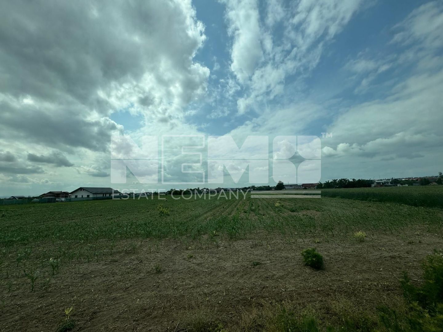 Vând Teren Intravilan 18.500Mp|  Dumbrăveni/SuceavaI 6000 EuroAr - Poză 1