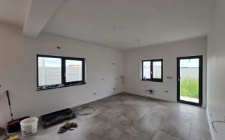 1/2 Duplex pe parter,predare la cheie  , 3 dormitoare, 2 bai, Zona Metro 2, - Poză 3
