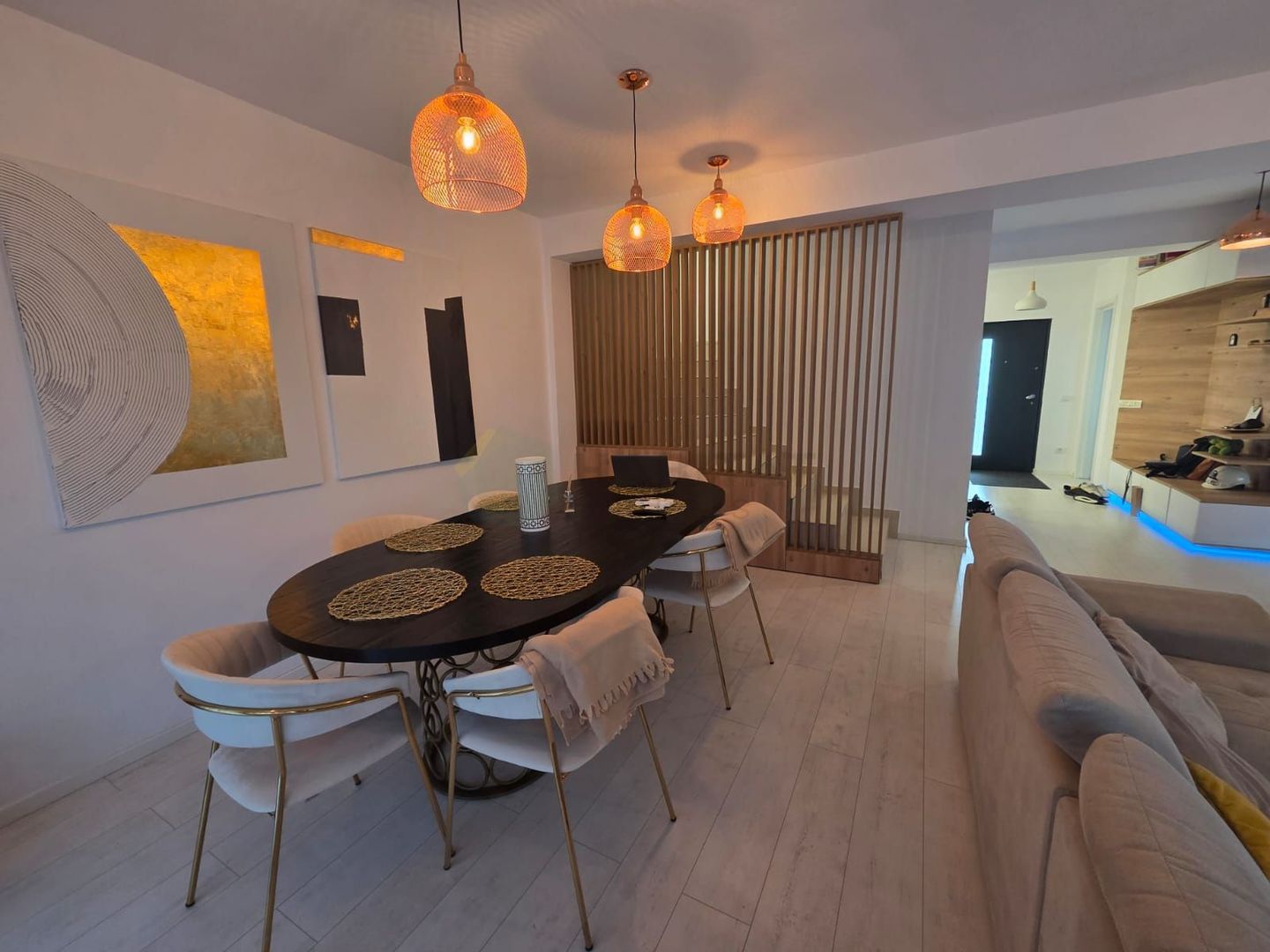 Vilă  cu mansardă, piscină și design modern – Tunari - Poză 5