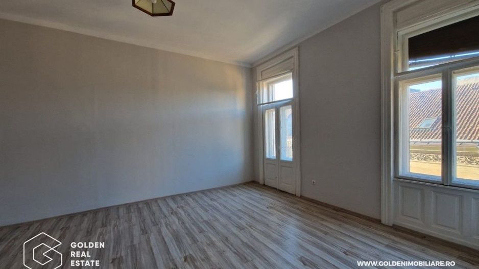 Apartament 3 camere renovat, ultracentral, etaj 3, cladirea Catedralei Catolice - Poză 4