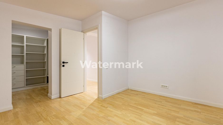 Apartament cu 4 camere de închiriat în zona Alexandru cel Bun - Poză 10