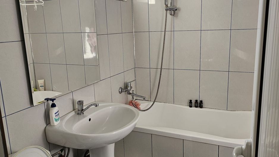Apartament 3 camere- Rovine, Piata Garii - Poză 10