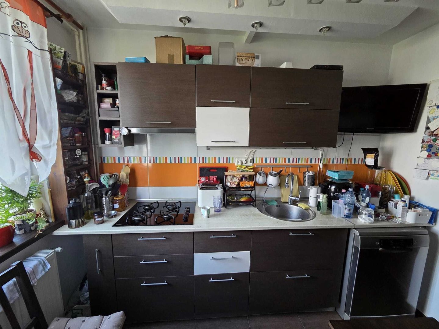 Vanzare Apartament 4 camere, 2 băi, balcon mare, centrala, boxa – Drumul Taberei - Poză 4