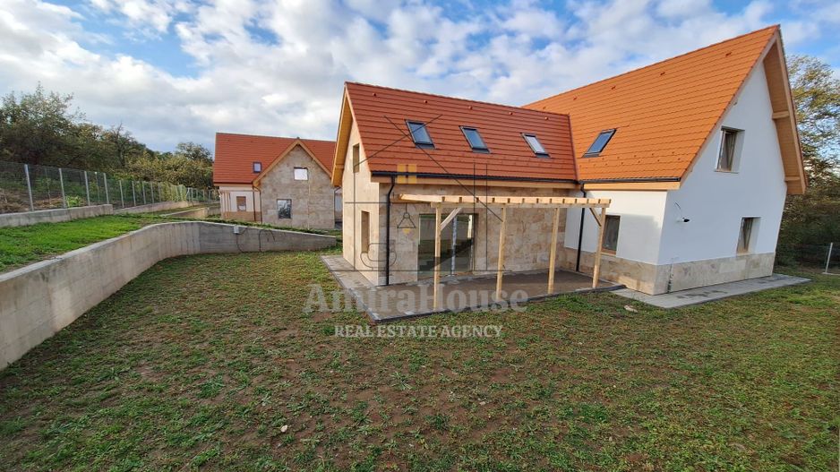 0% COMISION 3 Case individuale,  199 mp utili,  teren 533 mp, sat Gheorgheni - Poză 3