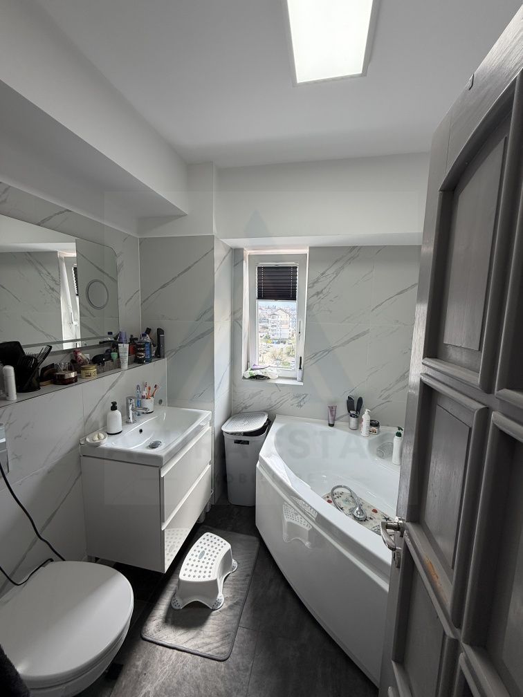 Apartament 3 camere 78 mp utili 3 balcoane 2 bai boxă  zona Terezian - Poză 6