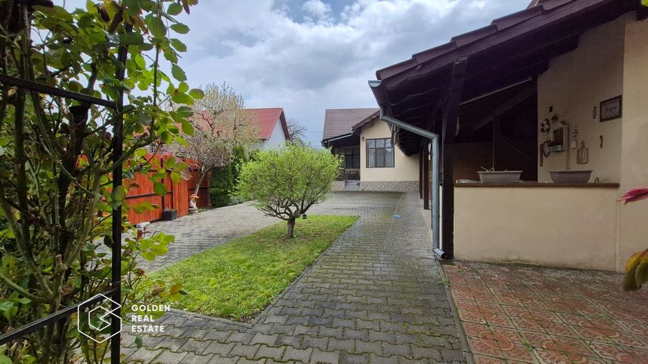 Casa cu teren de 958 mp, oras Lipova - Poză 15