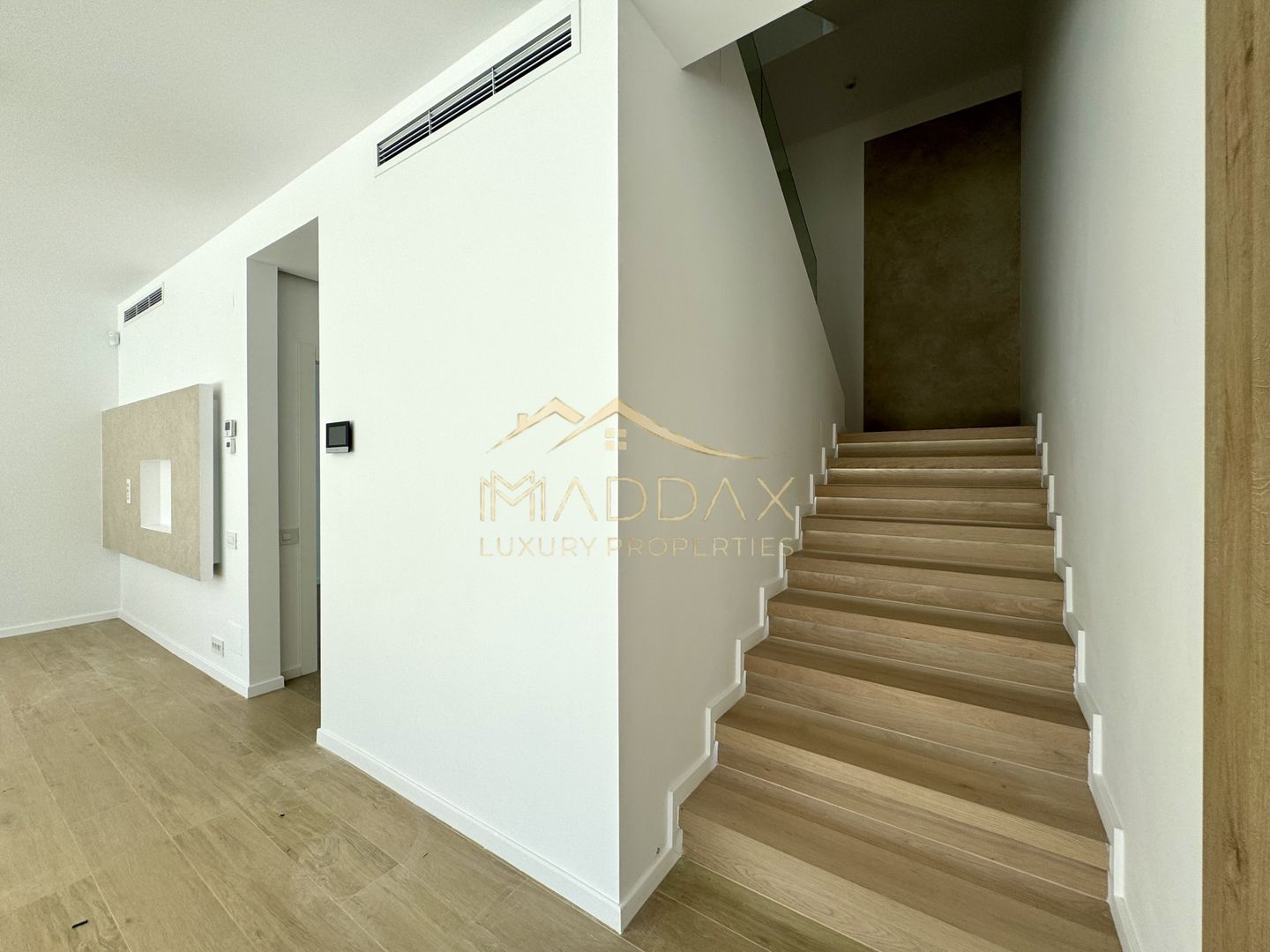 Vila cu 6 camere *575mp* / 2 locuri parcare // Pipera- Iancu Nicolae - Poză 20
